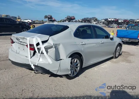 2023 Toyota Camry Le z USA, uszkodzony, nr VIN 4T1C11AK2PU132966